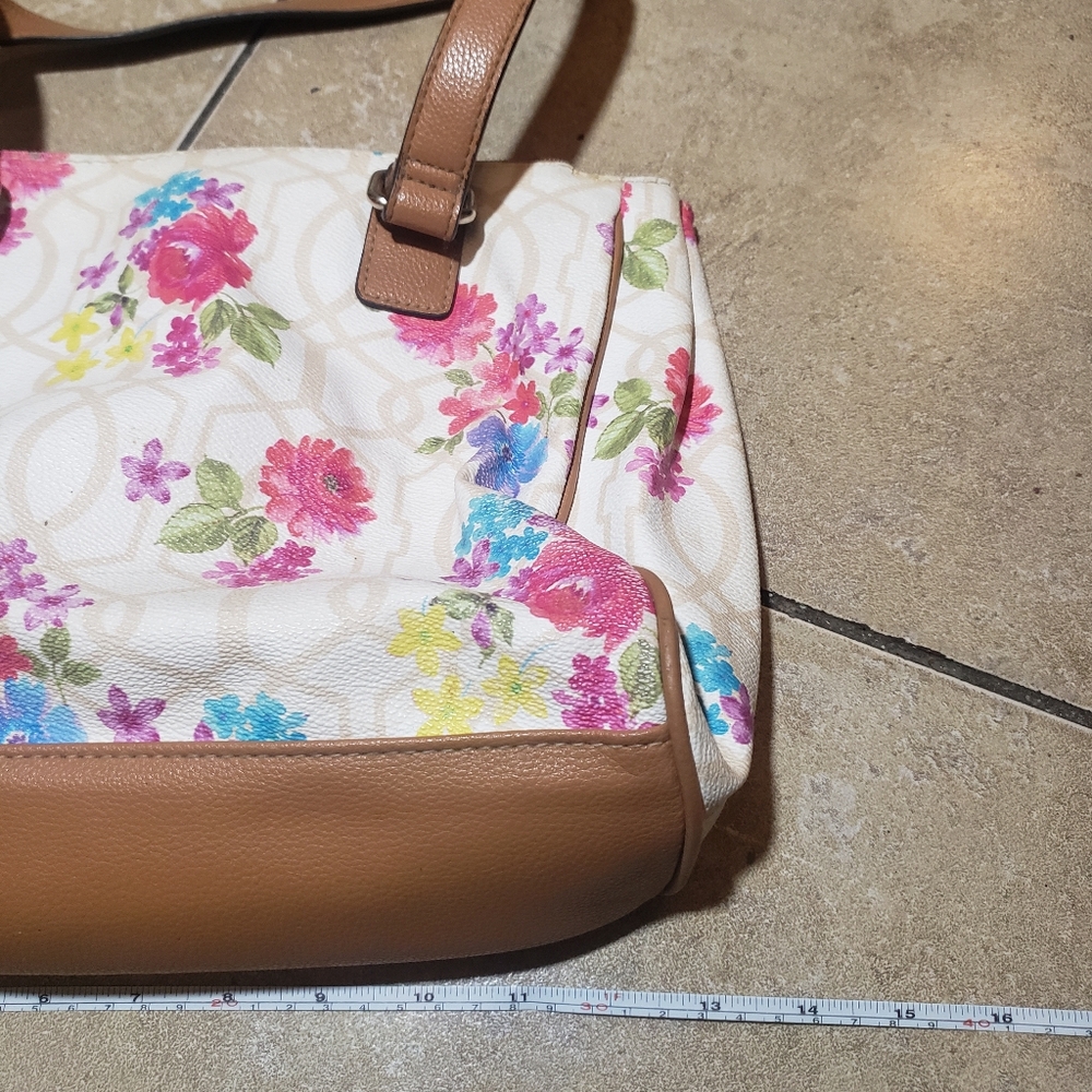 White Multi-compartment Floral Shoulder Bag - Picture 8 of 9
